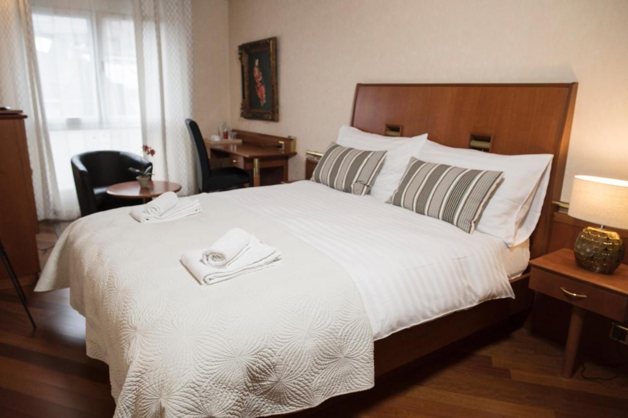 Hotel Regina Lausanne Bagian luar foto