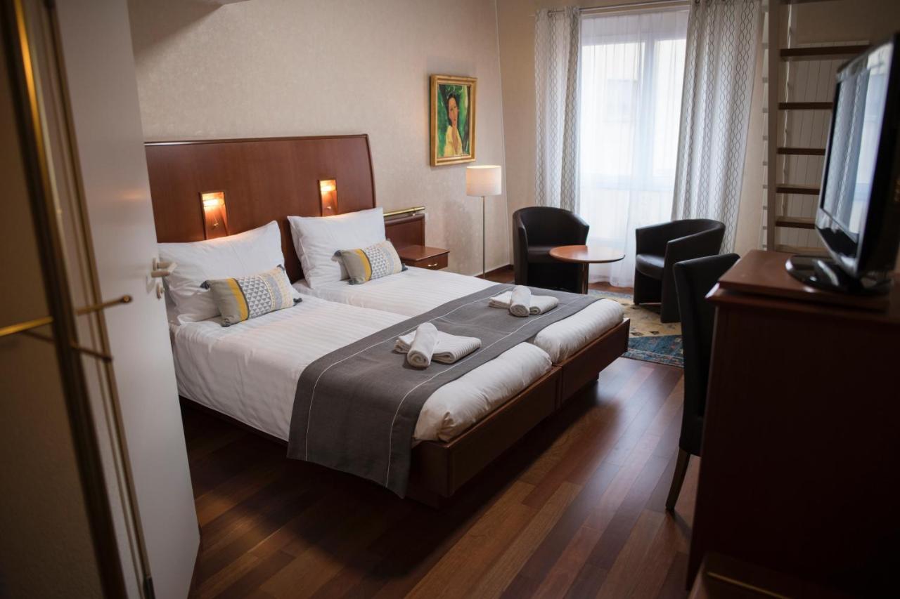 Hotel Regina Lausanne Bagian luar foto